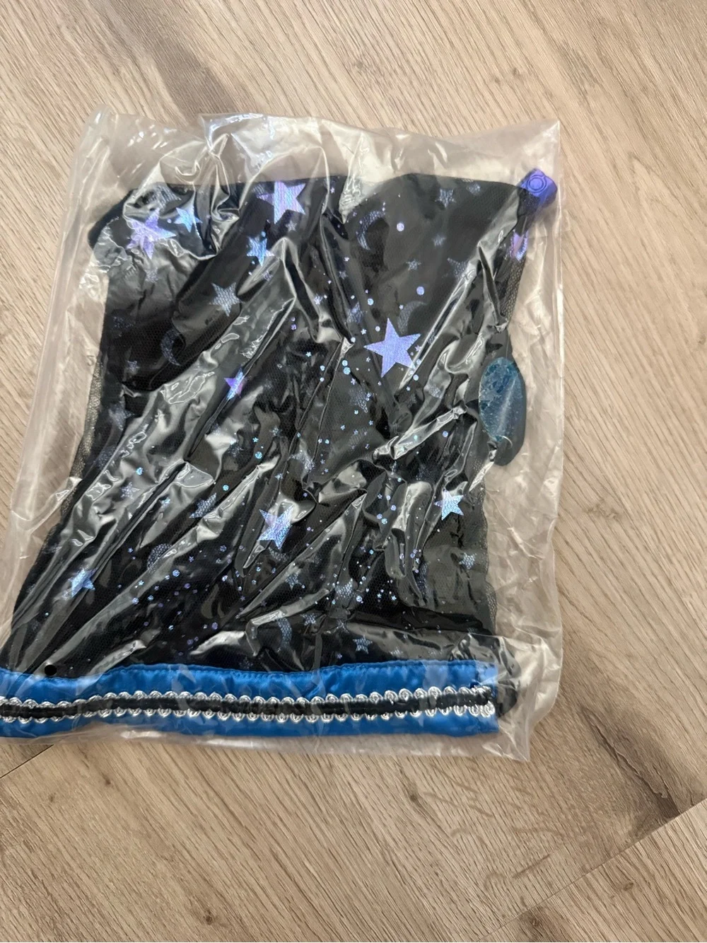 Spirit bag capelet